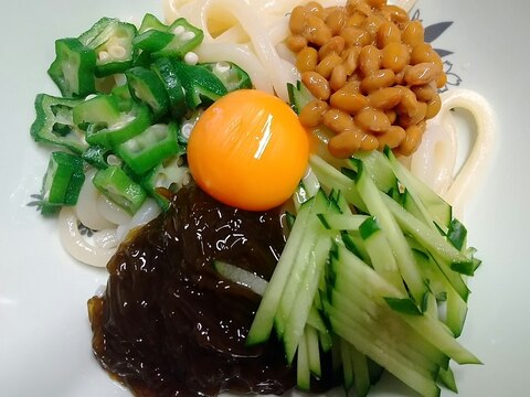 冷やし納豆もずくうどん